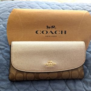 COACH Kaki platinum color wallet new w/tags